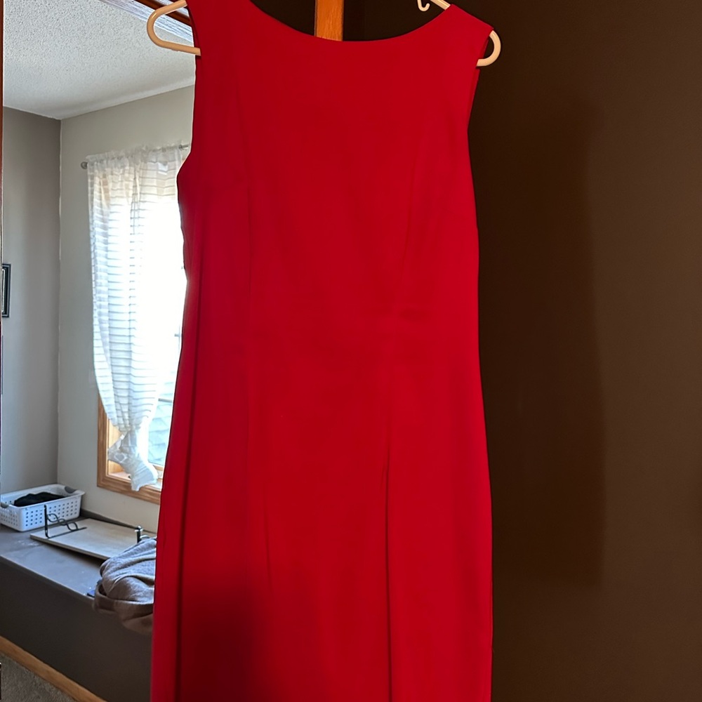 Red Bateau Neckline Knee-Length Sheath Dress